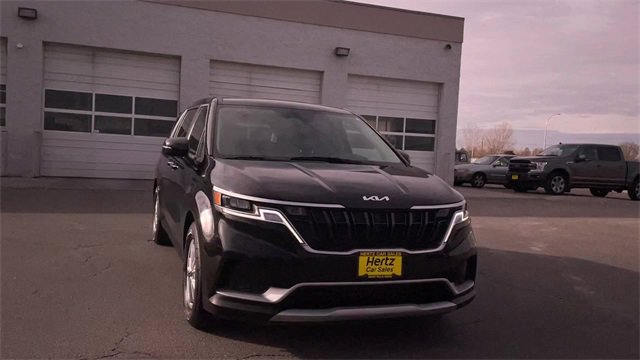 Used 2024 Kia Carnival LX image 4