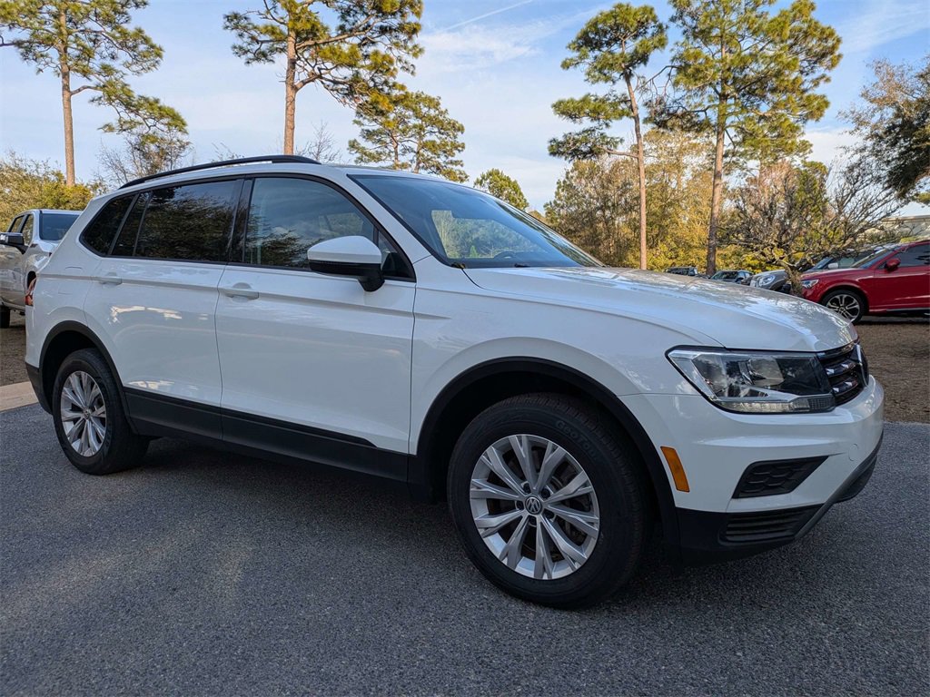 Used 2020 Volkswagen Tiguan S image 2