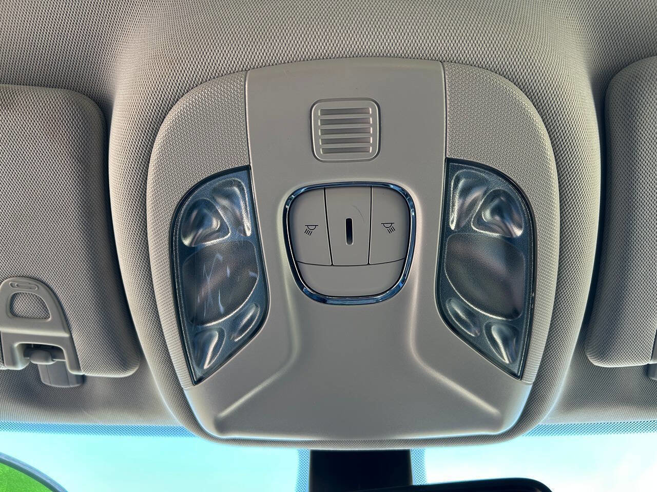 Used 2019 Jeep Compass Latitude image 18