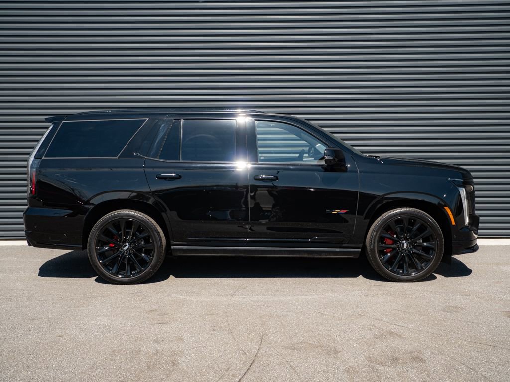 Used 2026 Cadillac Escalade V w/ LPO, ONYX Package AWD/4WD image 31
