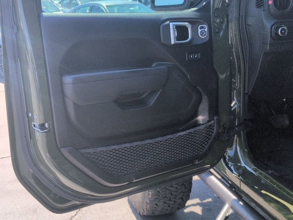 Used 2024 Jeep Wrangler Unlimited Rubicon w/ XTREMEE 35" Tire Package AWD/4WD image 23