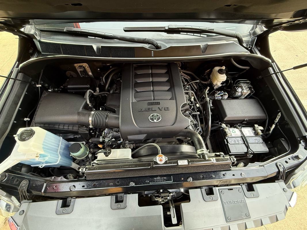 Used 2018 Toyota Tundra SR5 w/ SR5 Upgrade Package image 40