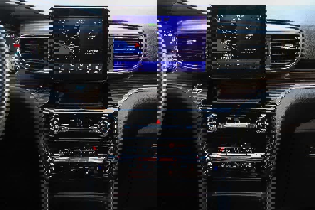 Used 2023 Ford Explorer Limited w/ Equipment Group 301A image 13