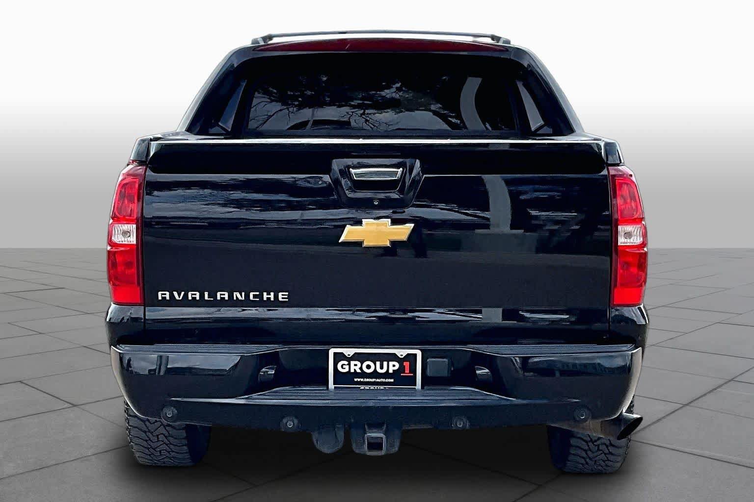 Used 2012 Chevrolet Avalanche LTZ AWD/4WD image 4