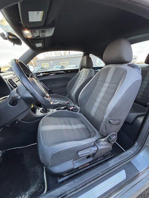 Used 2012 Volkswagen Beetle 2.0T image 10
