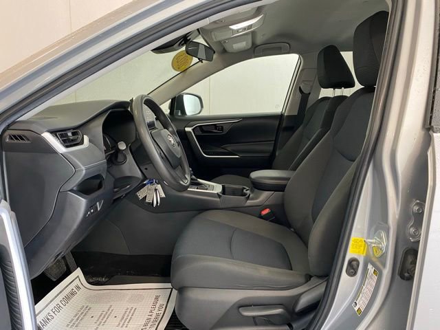 Used 2023 Toyota RAV4 LE AWD/4WD image 9