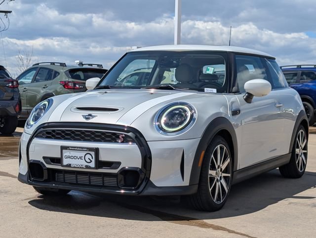 Used 2023 MINI Cooper S w/ Signature Upholstery Package FWD image 9
