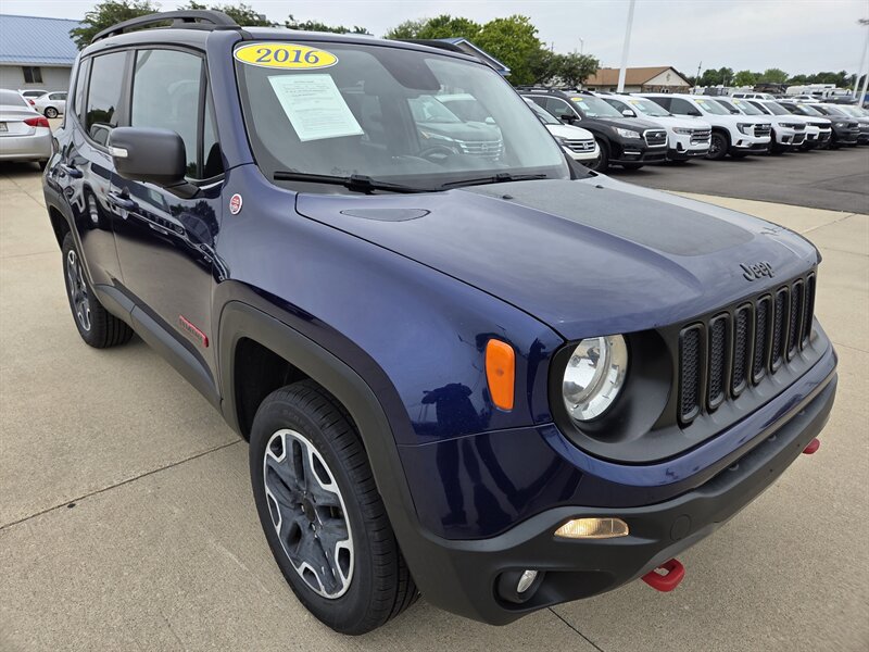 Used 2016 Jeep Renegade Trailhawk AWD/4WD image 1
