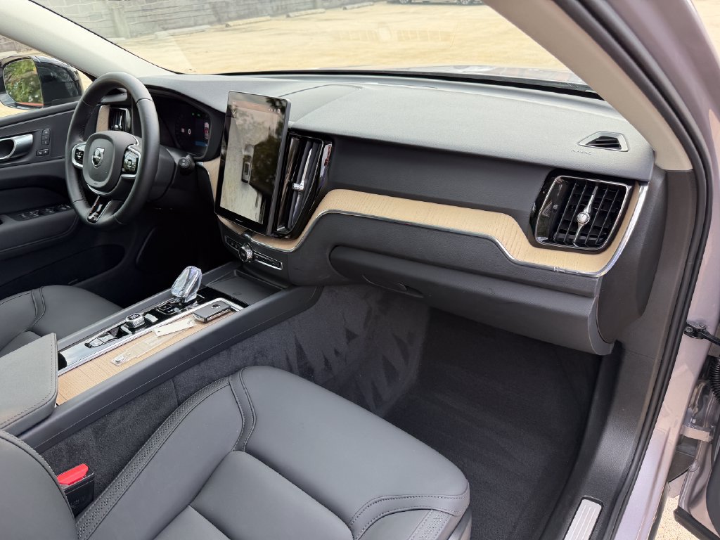 Certified 2026 Volvo XC60 B5 Plus AWD/4WD image 25