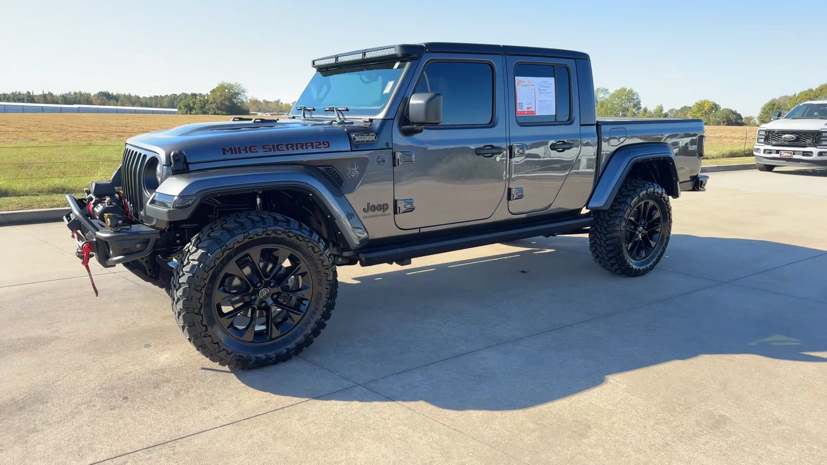 Used 2023 Jeep Gladiator Sport AWD/4WD image 4