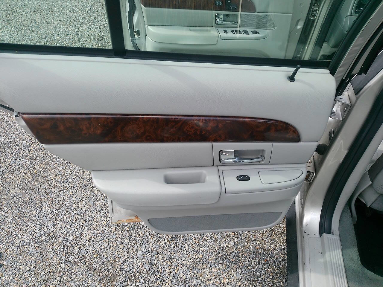 Used 2005 Mercury Grand Marquis LS image 28