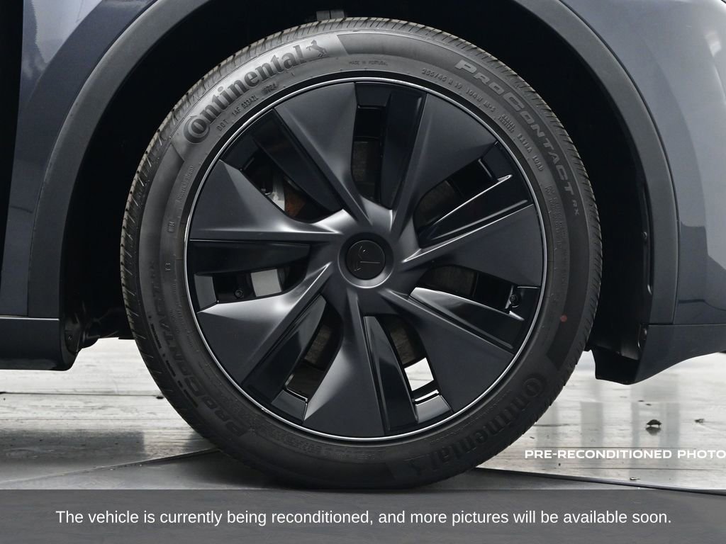 Used 2025 Tesla Model Y Long Range image 32