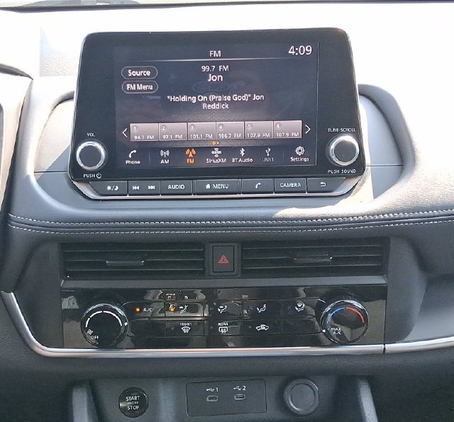 Used 2024 Nissan Rogue S AWD/4WD image 19