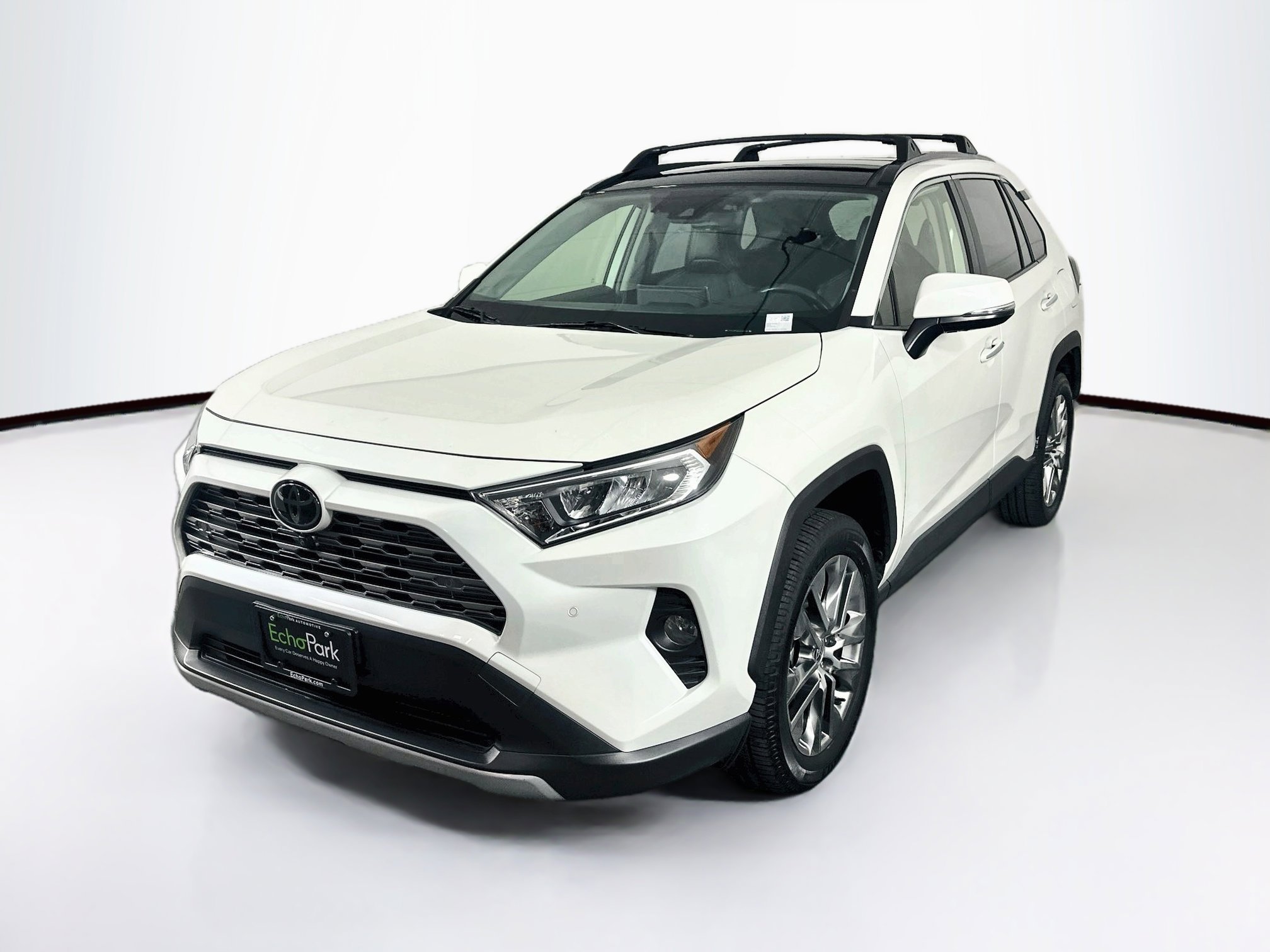 Used 2020 Toyota RAV4 Limited FWD image 3