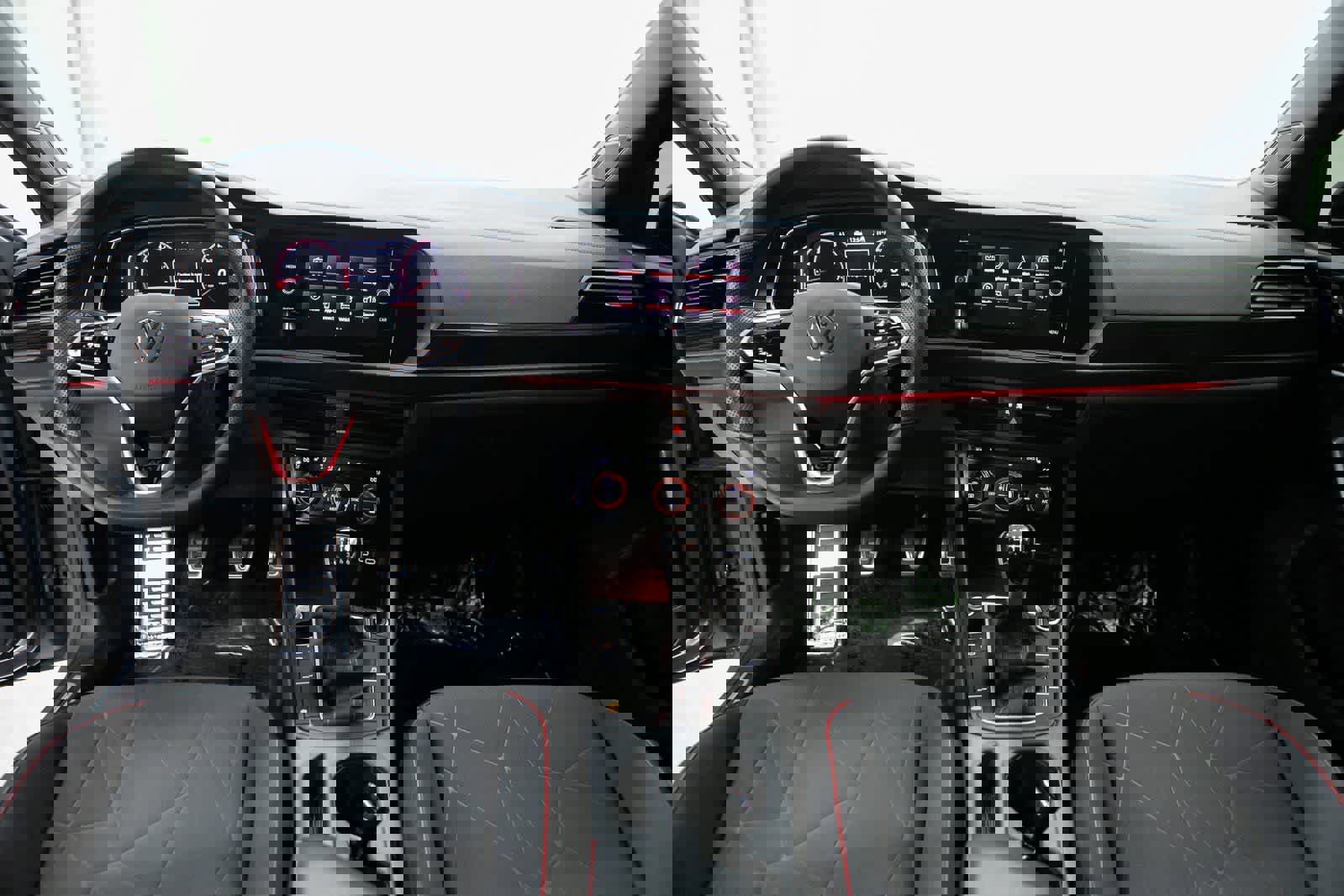 Used 2024 Volkswagen Jetta GLI 40th Anniversary Edition image 13