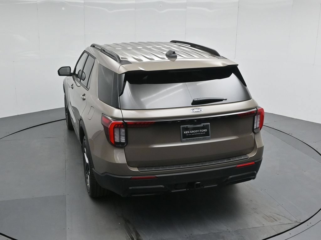 New 2026 Ford Explorer ST-Line w/ ST-Line Street Pack RWD image 45