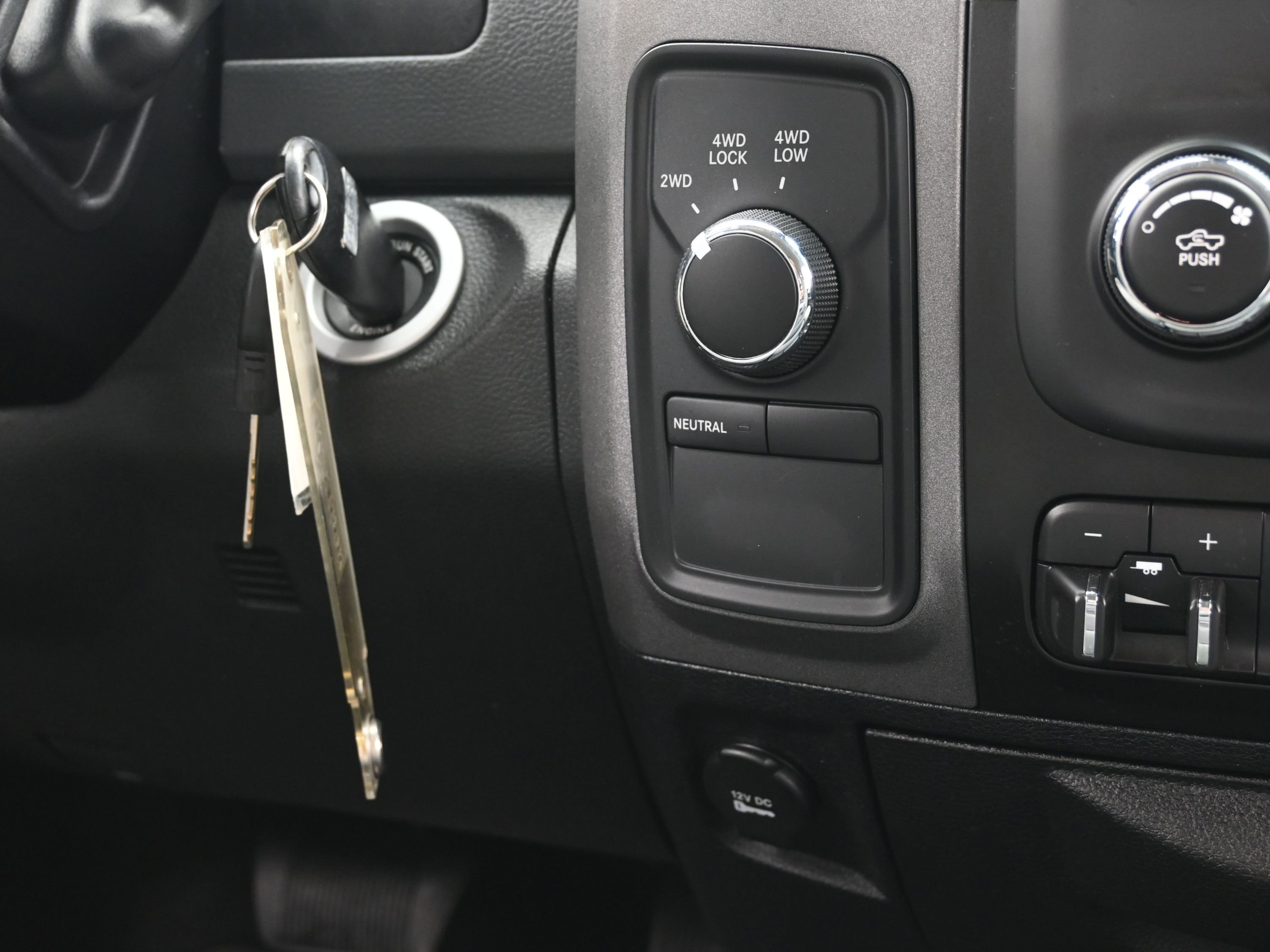 Used 2018 RAM 2500 Tradesman w/ Chrome Appearance Group image 33