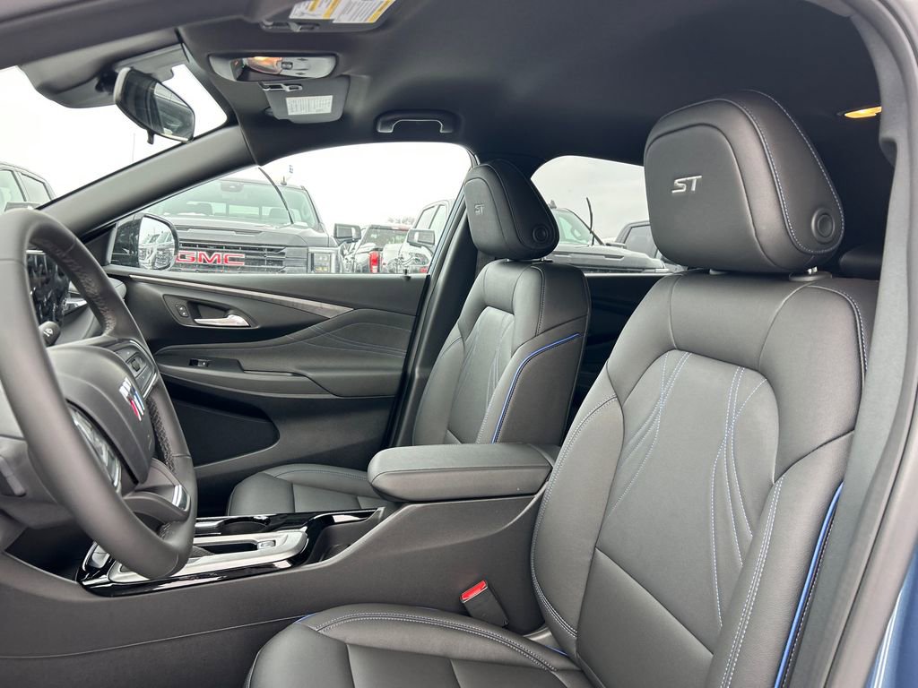 New 2026 Buick Envista Sport Touring FWD image 17