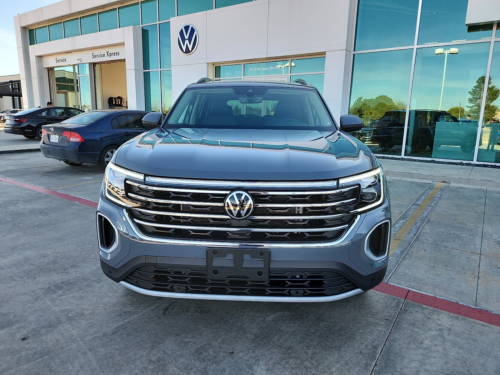 New 2026 Volkswagen Atlas SE FWD image 2
