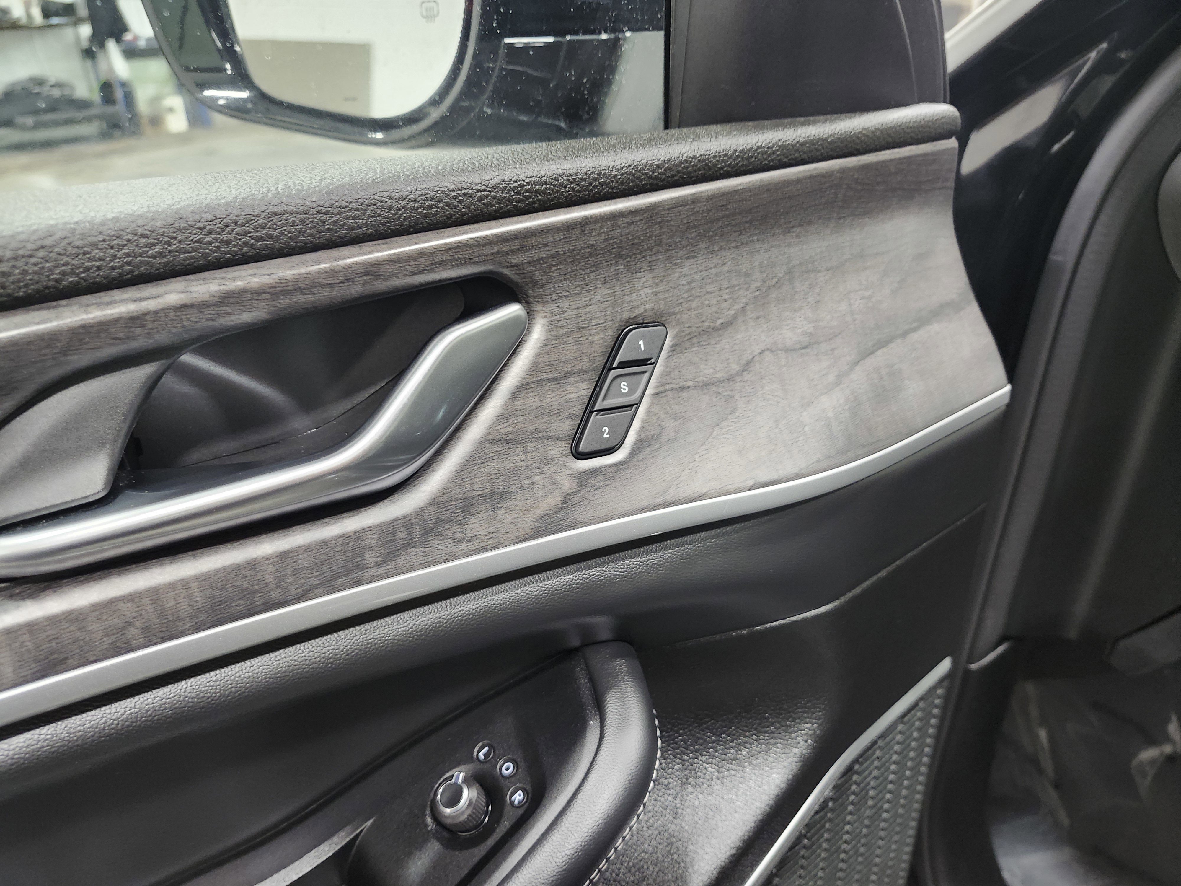 Used 2023 Jeep Grand Cherokee 4WD 4xe image 29