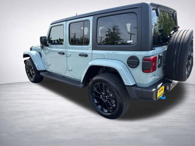 Used 2023 Jeep Wrangler Unlimited Sahara AWD/4WD image 6