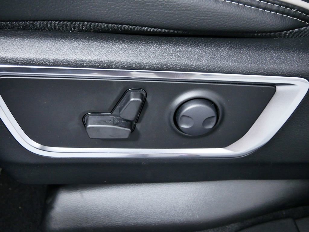 Used 2025 RAM 1500 Laramie w/ Sport Appearance Package image 39