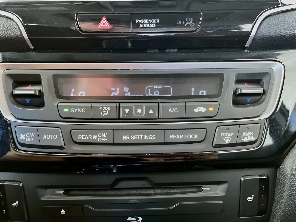 Used 2021 Honda Pilot Touring image 16