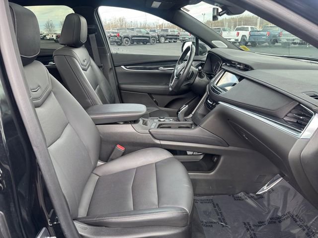 Certified 2023 Cadillac XT5 Premium Luxury w/ LPO, Floor Liner Package AWD/4WD image 17