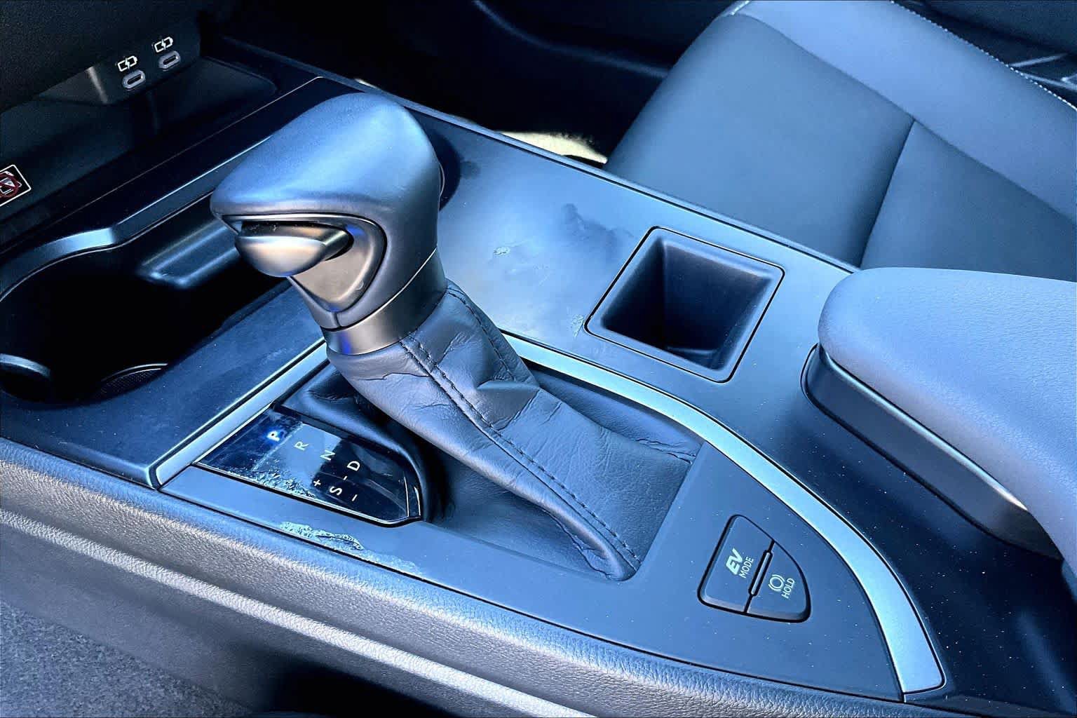Certified 2024 Lexus UX 250h FWD image 15