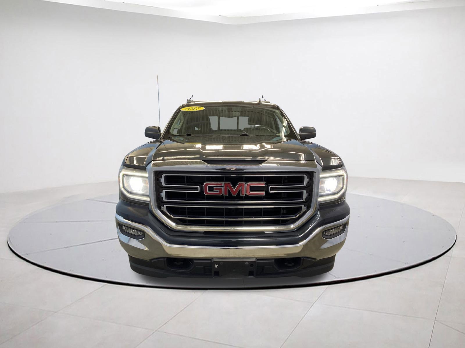 Used 2017 GMC Sierra 1500 SLE w/ SLE Value Package image 2