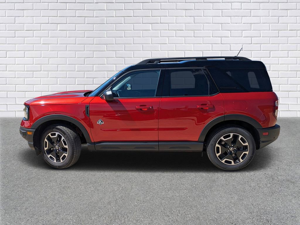 Used 2024 Ford Bronco Sport Outer Banks w/ Tech Package image 2