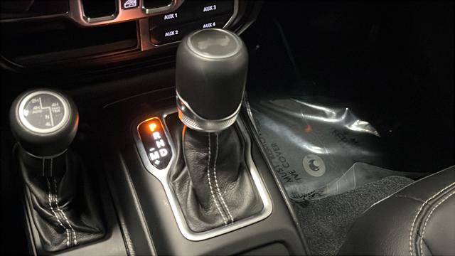 Used 2022 Jeep Wrangler Unlimited Sahara w/ Cold Weather Group image 18