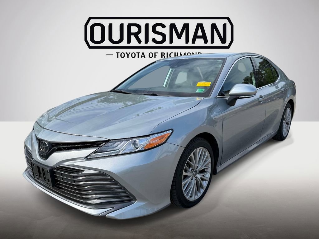 Used 2020 Toyota Camry XLE image 3