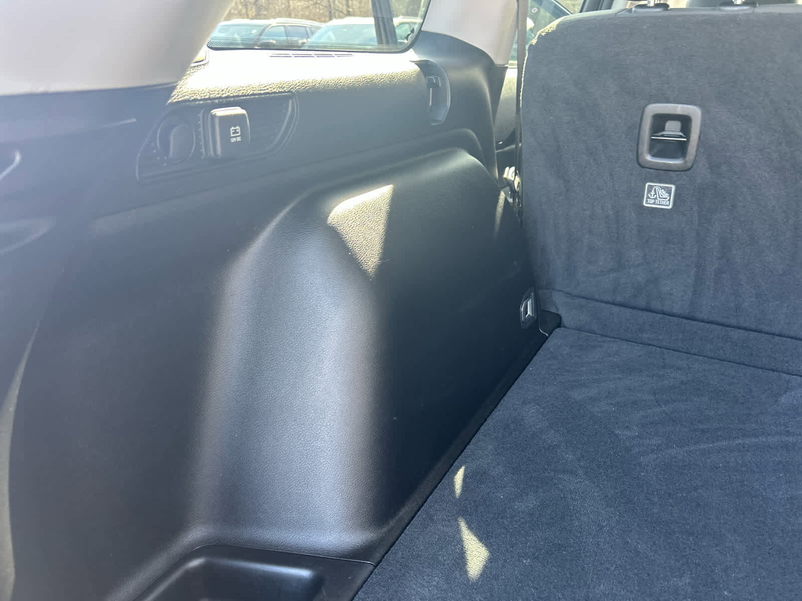 Used 2023 Jeep Grand Cherokee Laredo image 38