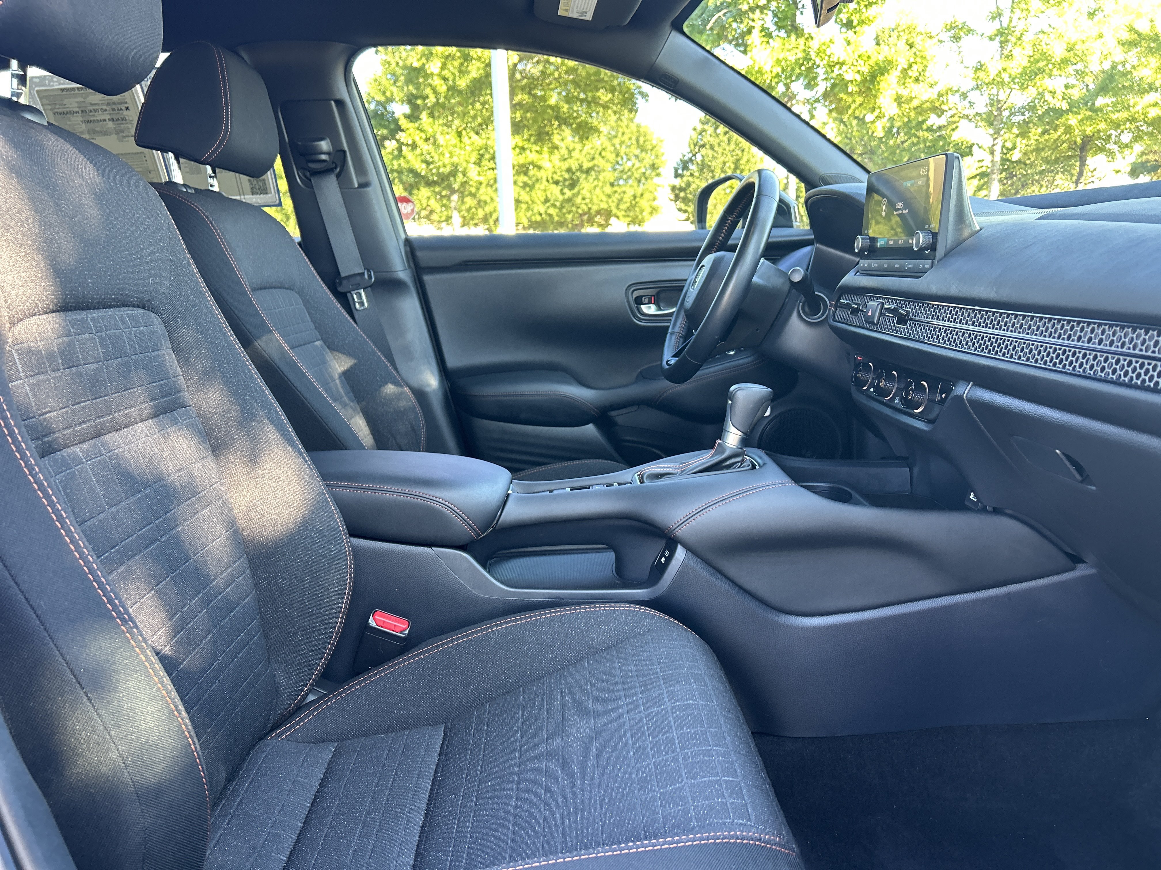 Certified 2025 Honda HR-V Sport image 31
