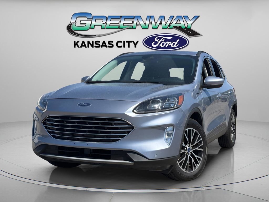 Used 2022 Ford Escape Titanium FWD image 3