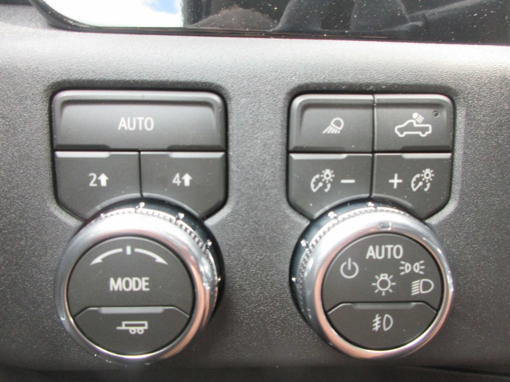 New 2026 GMC Sierra 1500 SLT w/ SLT Premium Package AWD/4WD image 18