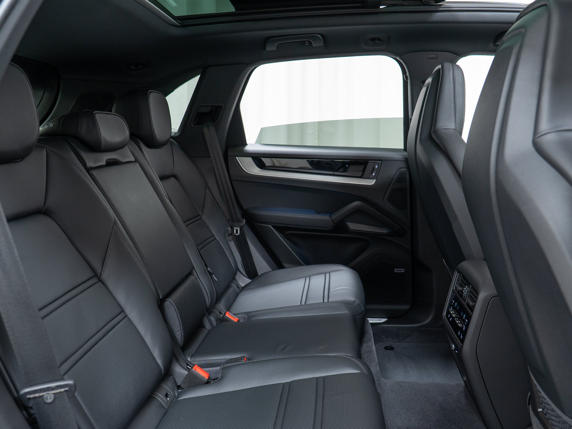 New 2026 Porsche Cayenne S AWD/4WD image 28