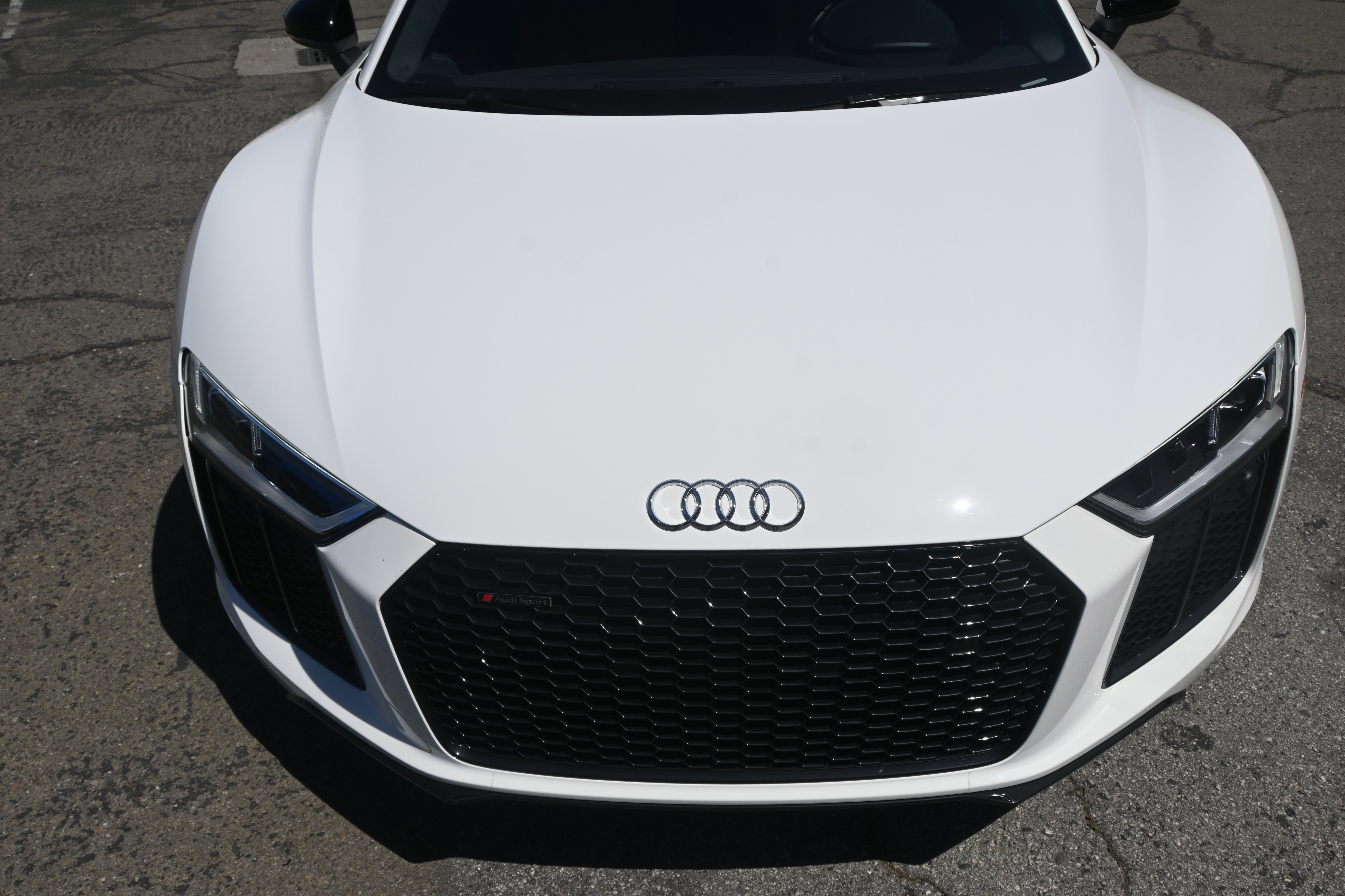 Used 2018 Audi R8 V10 w/ Premium Package RWD image 8
