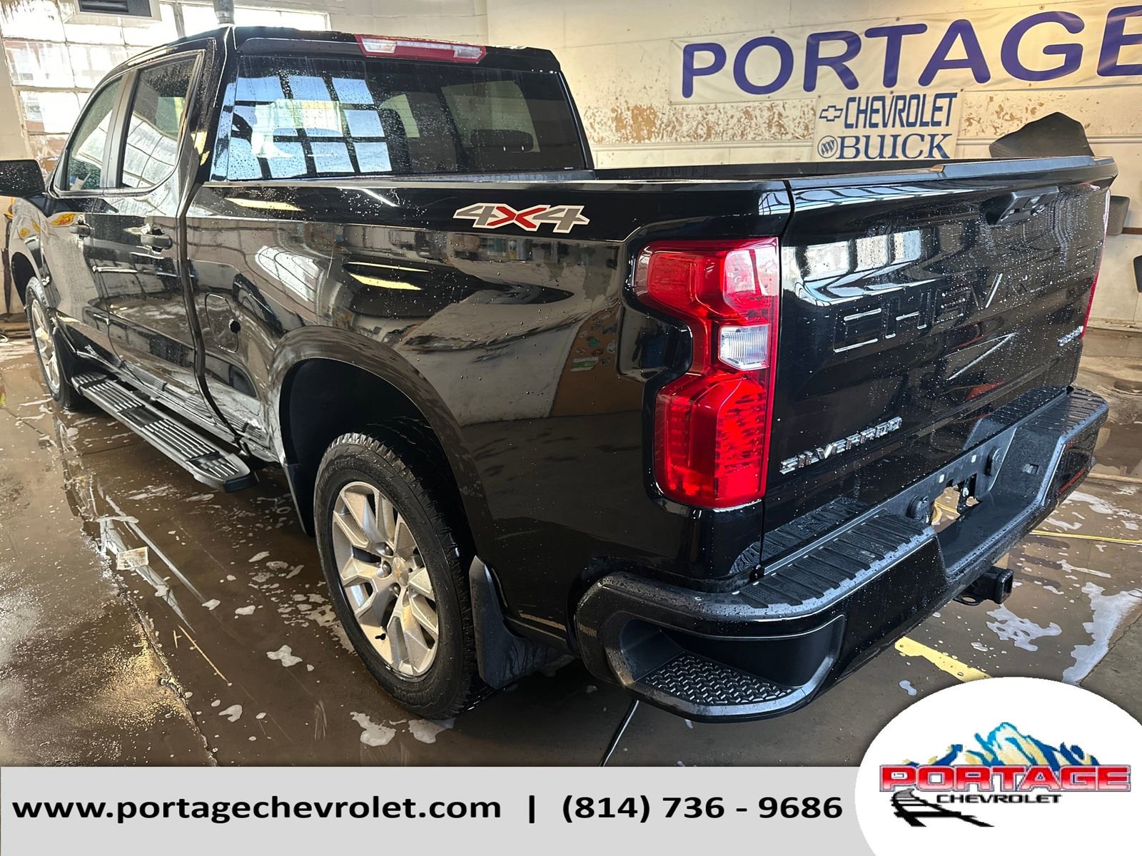 Used 2023 Chevrolet Silverado 1500 Custom image 3