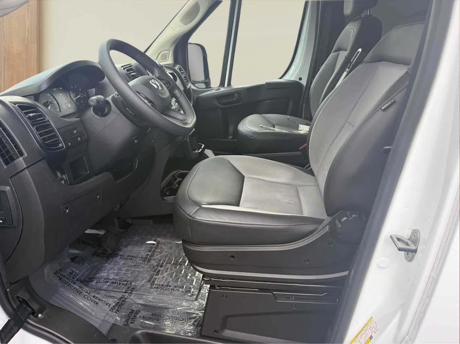 Used 2025 RAM ProMaster 2500 w/ Convenience Group FWD image 8