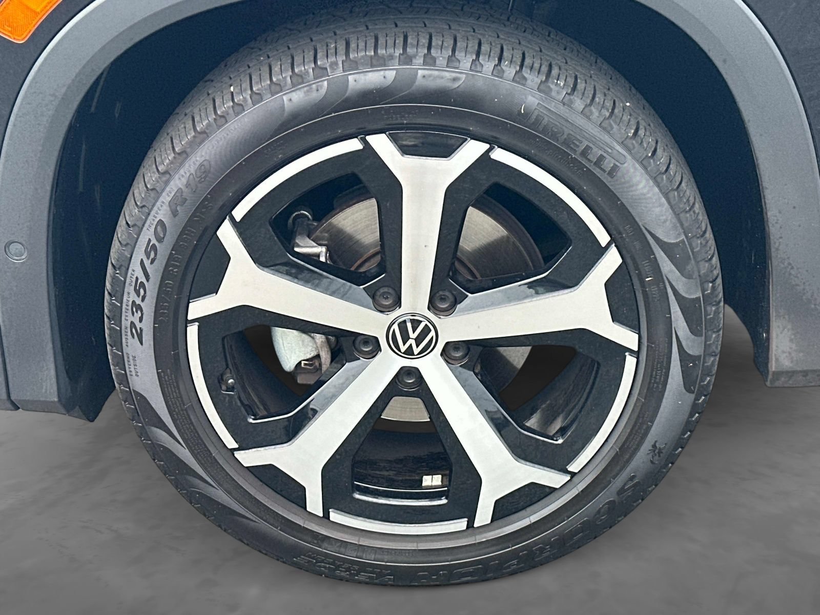 Certified 2025 Volkswagen Tiguan SE FWD image 7