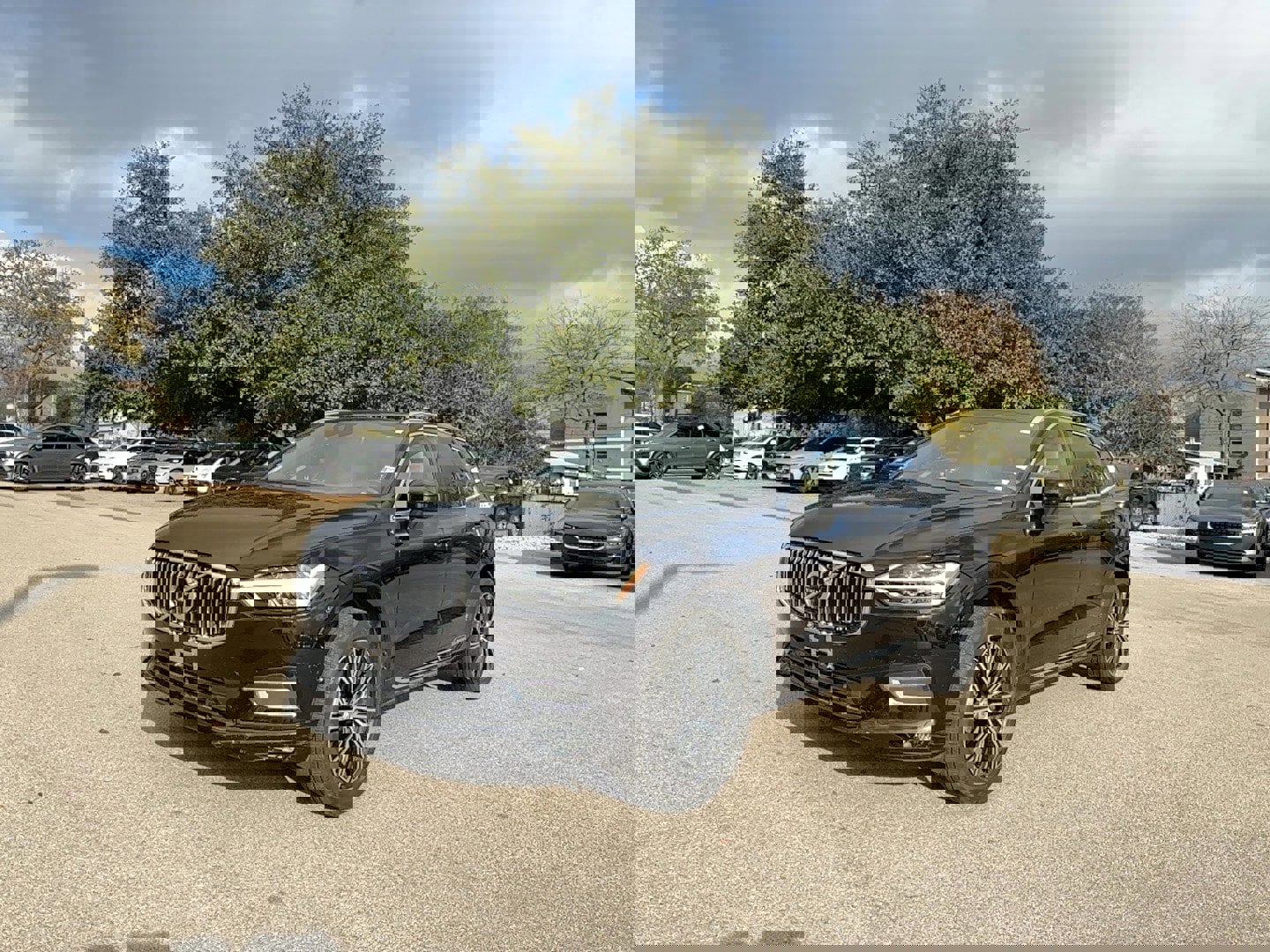 Used 2020 Volvo XC60 T5 Inscription image 2