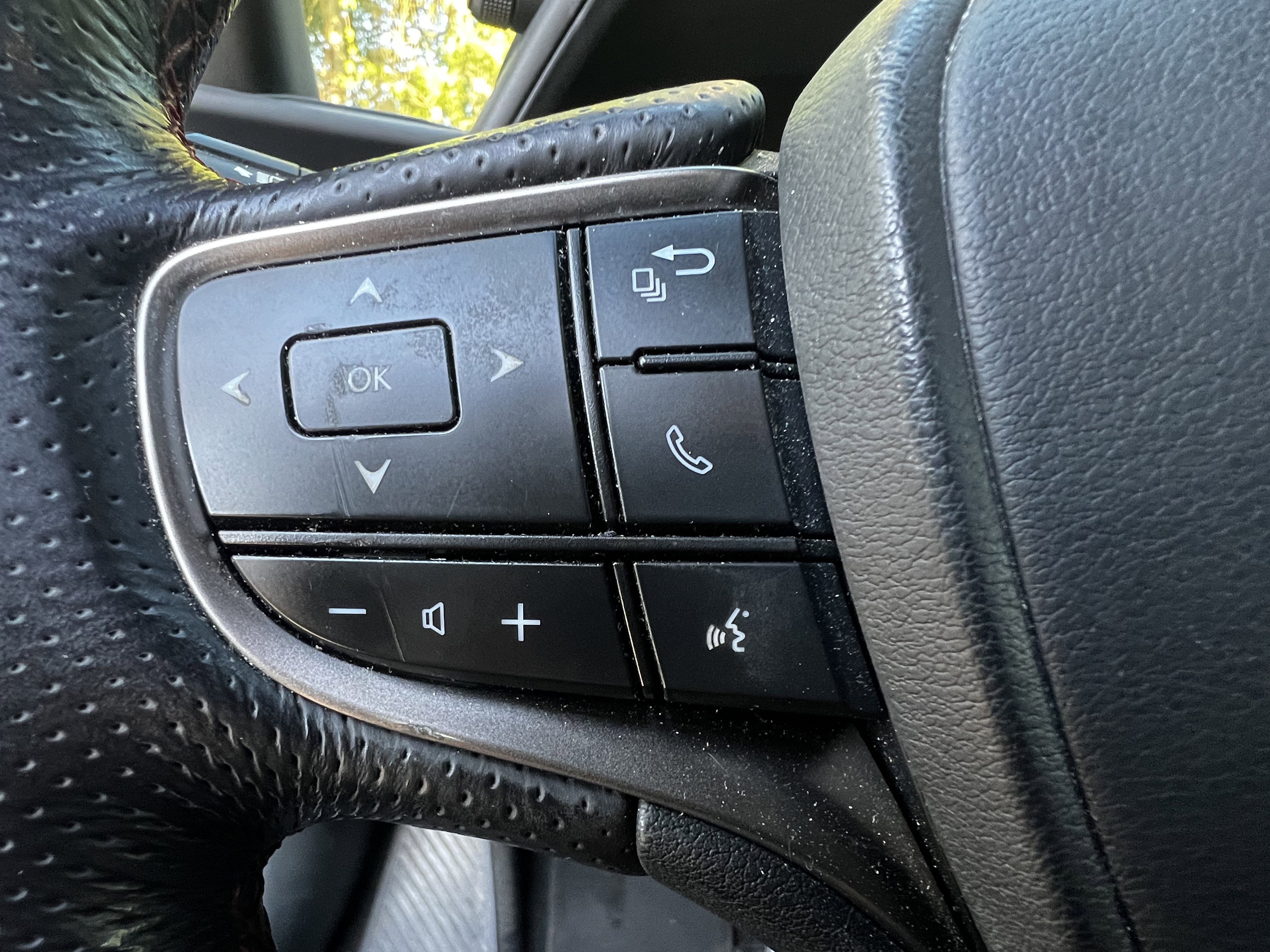 Used 2019 Lexus UX 200 F Sport w/ F Sport Premium Package image 19