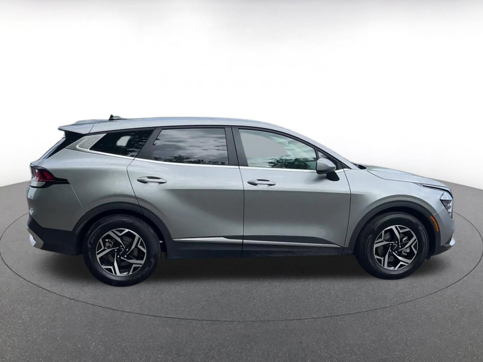 Used 2025 Kia Sportage LX image 16