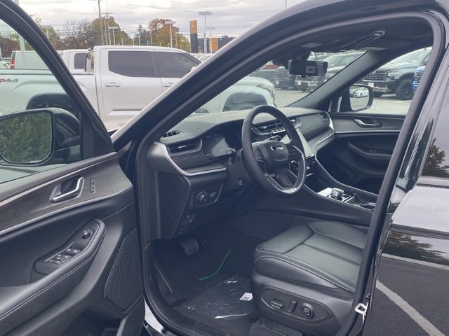 New 2025 Jeep Grand Cherokee Limited image 15