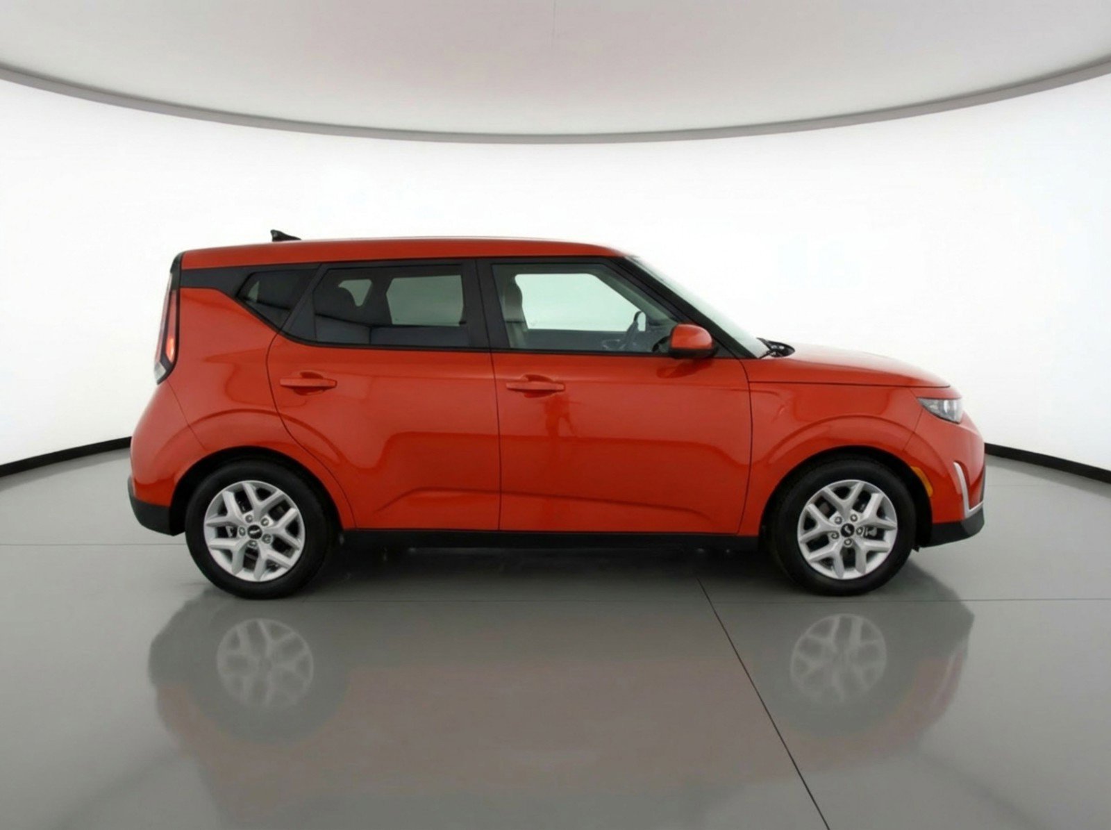 Used 2025 Kia Soul LX w/ LX Technology Package image 11