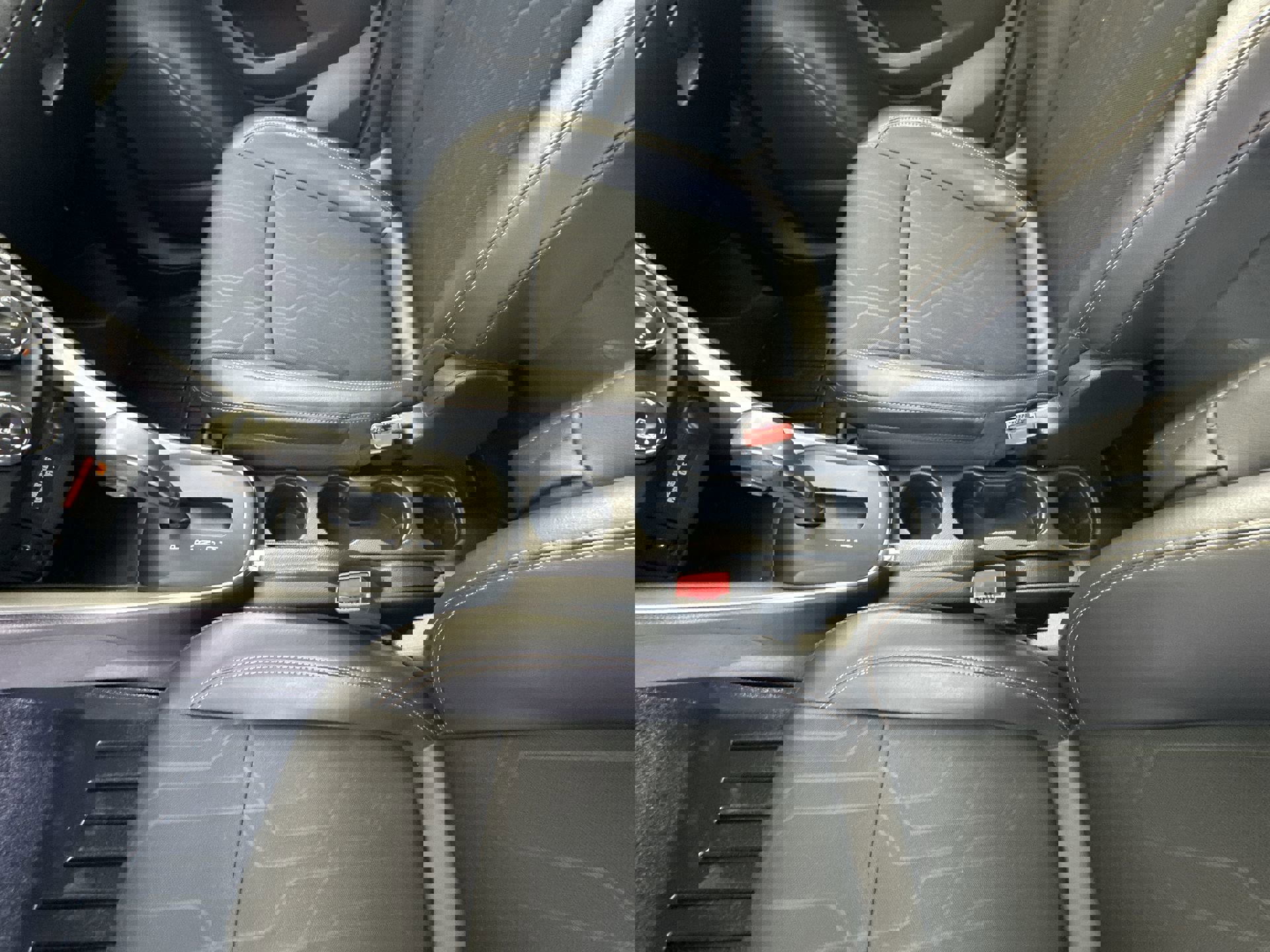 Used 2020 Chevrolet Trax LT w/ LT Convenience Package FWD image 31