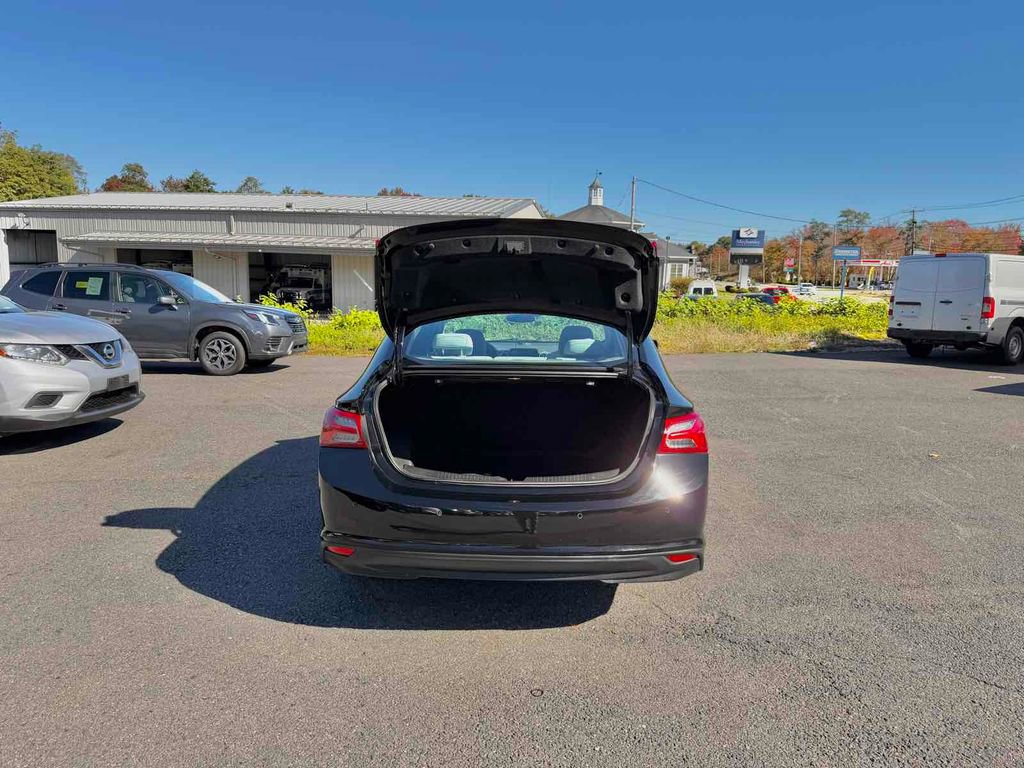 Used 2020 Chevrolet Malibu LT image 30