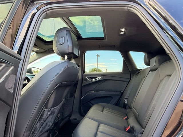 Used 2024 Audi Q4 e-tron Prestige w/ Black Optic Package AWD/4WD image 15